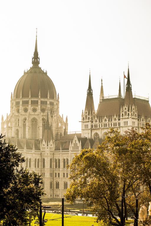 Parliament Suite With A View Budapest Exterior photo
